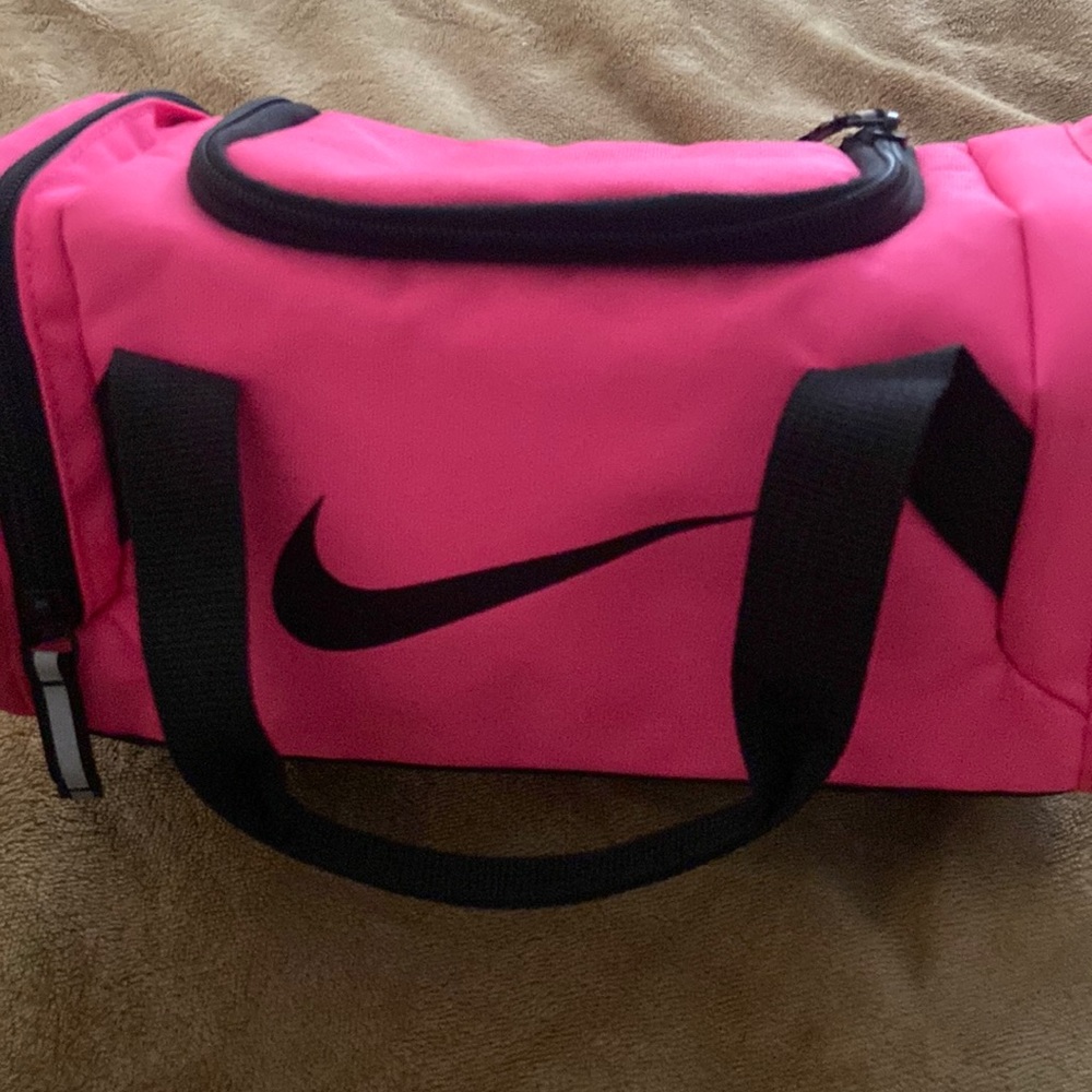 The Nike Brasilia Fuel Pack Lunch Bag